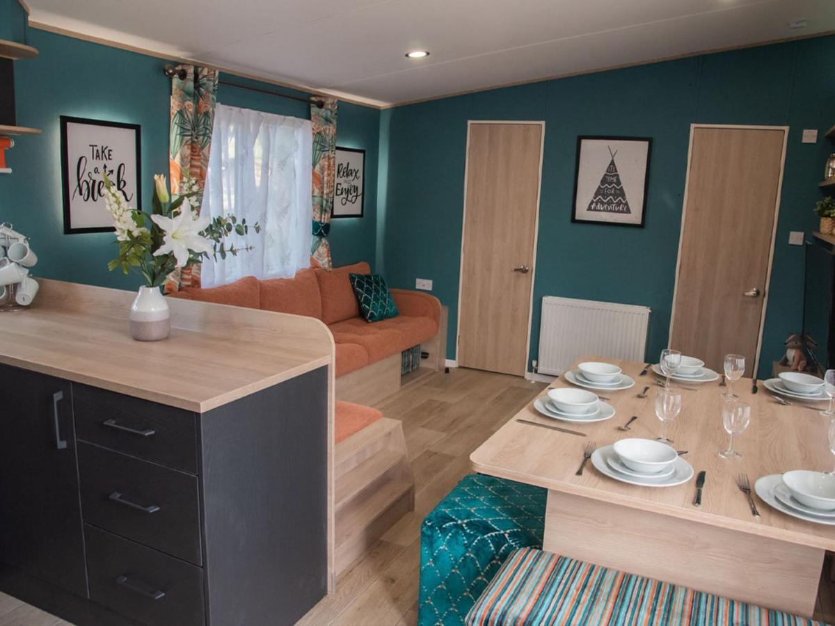 Whitecliff Bay Holiday Park Bembridge Exterior foto