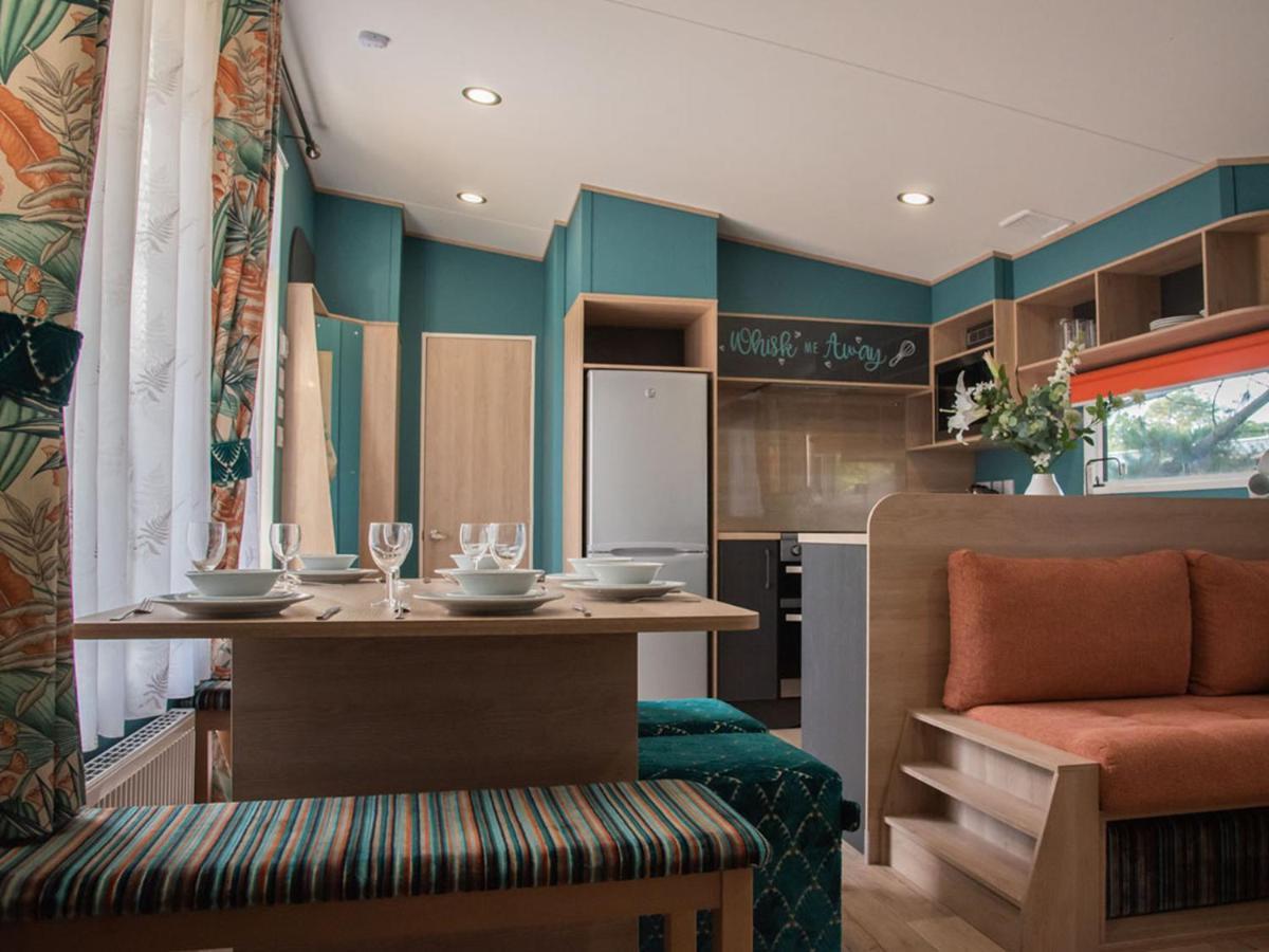 Whitecliff Bay Holiday Park Bembridge Exterior foto