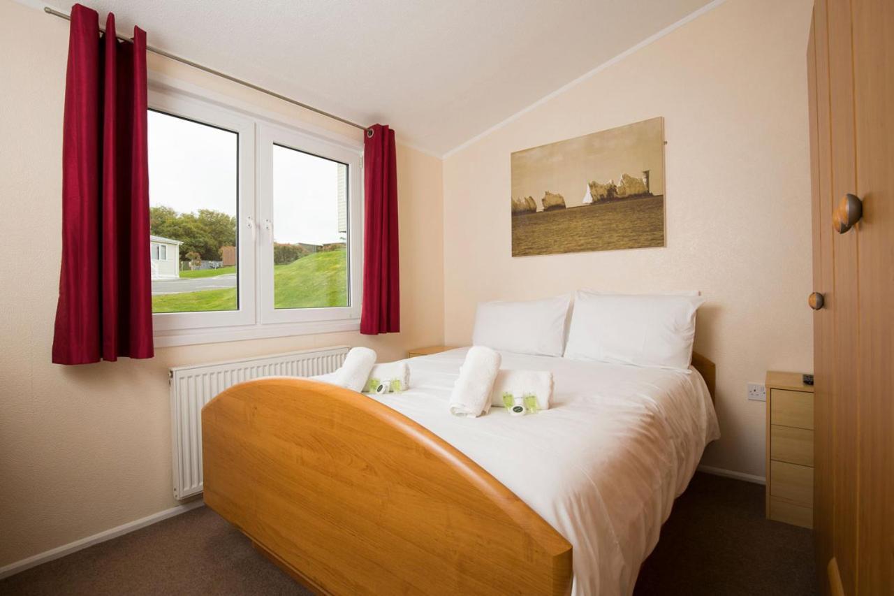Whitecliff Bay Holiday Park Bembridge Exterior foto