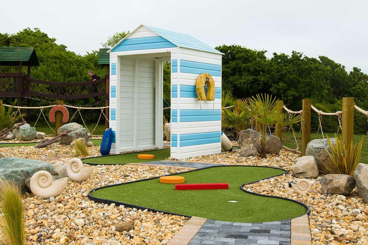 Whitecliff Bay Holiday Park Bembridge Exterior foto