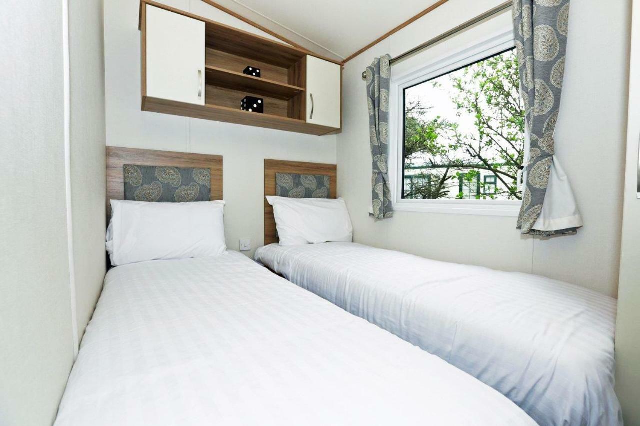 Whitecliff Bay Holiday Park Bembridge Exterior foto